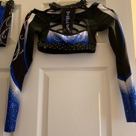 Varsity Victory 2pc uniform YM - Picture 3 of 6